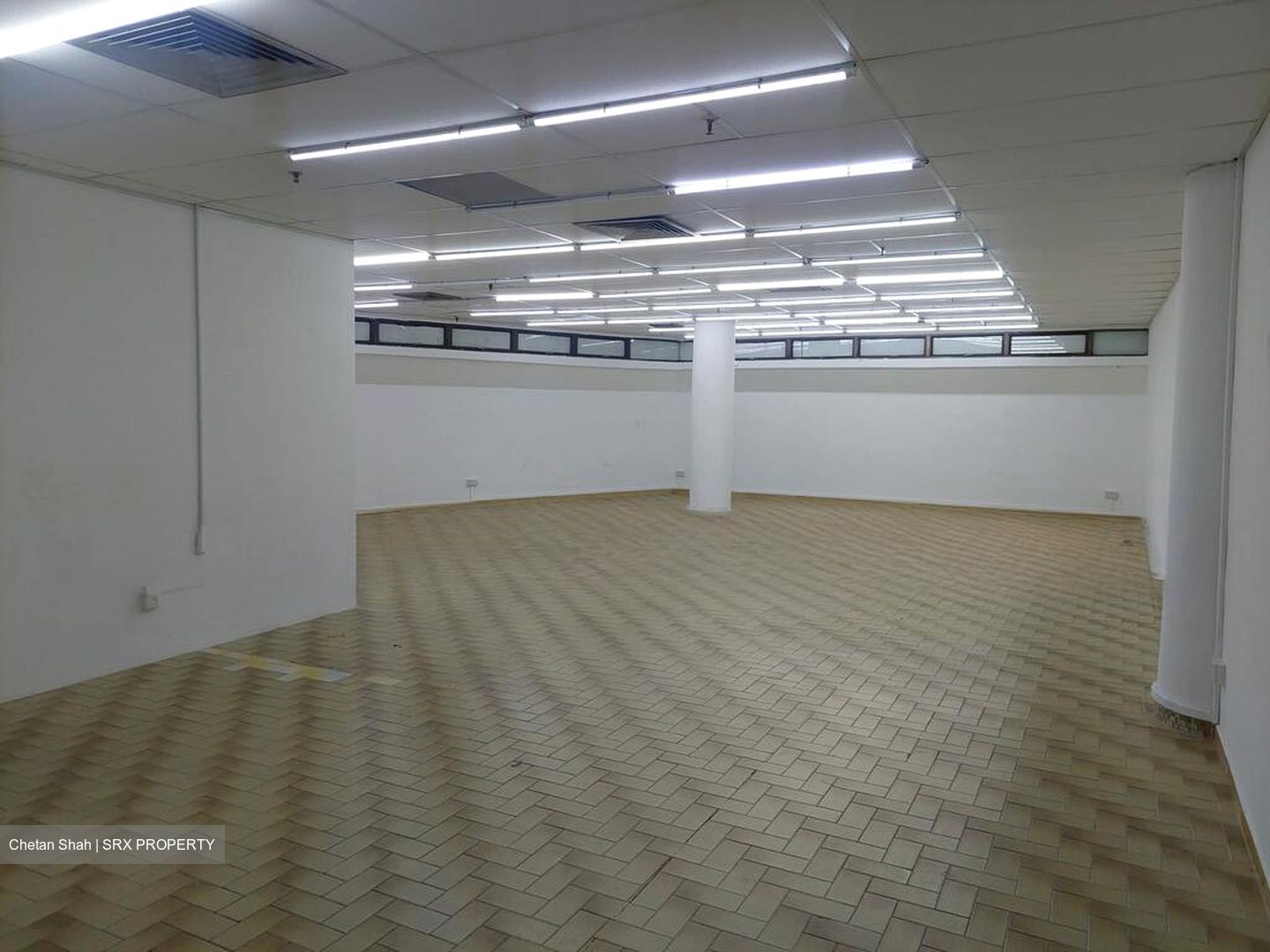 Multi Storey Car Park (D8), Retail #580087501